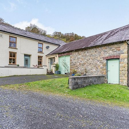 Pwll Farmhouse Llanllawdog Extérieur photo