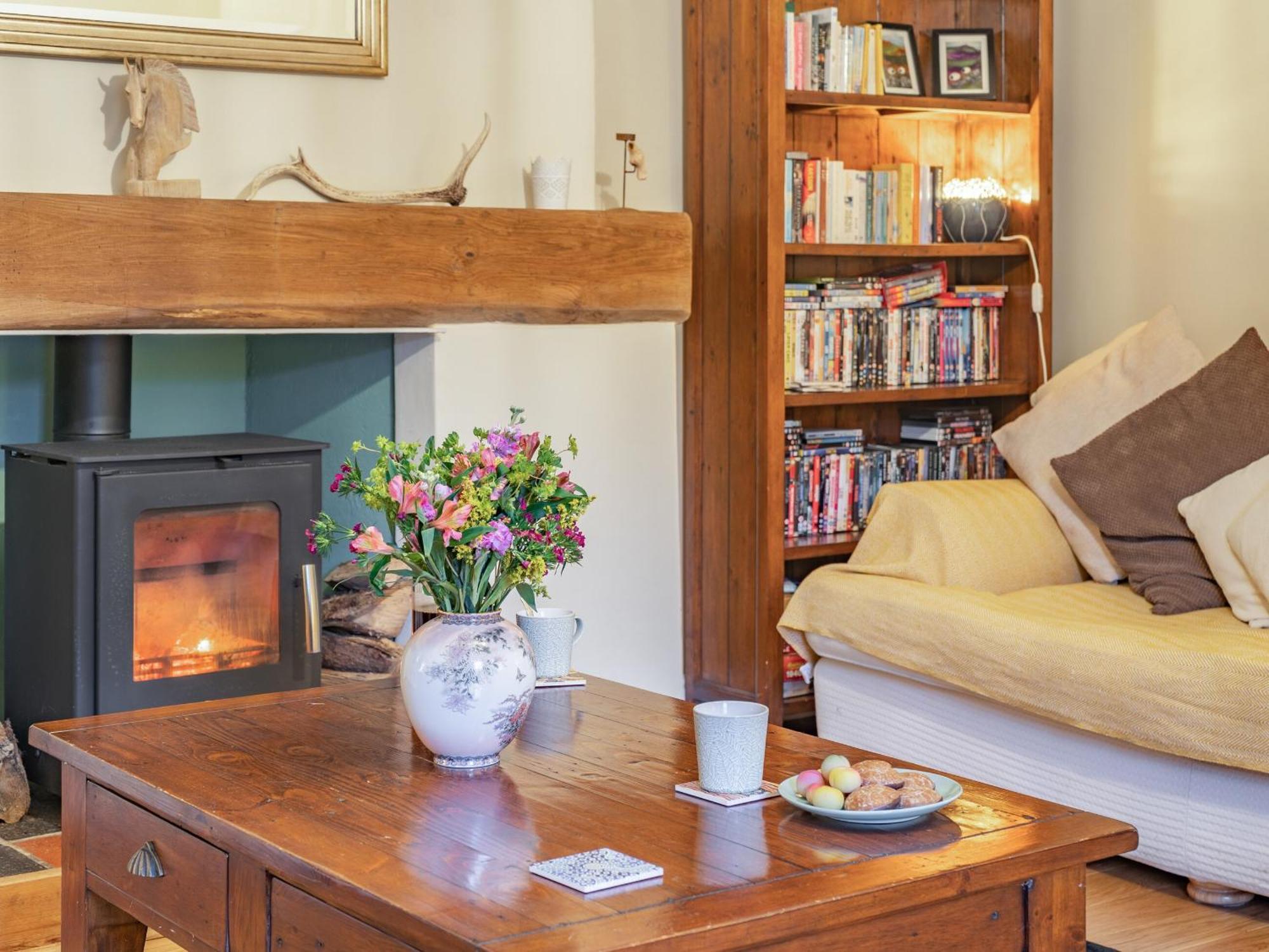 Pwll Farmhouse Llanllawdog Extérieur photo